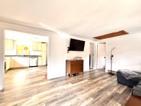 27 Brilliant Way Naples ME 04055