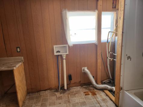 173 Church Dexter ME 04930