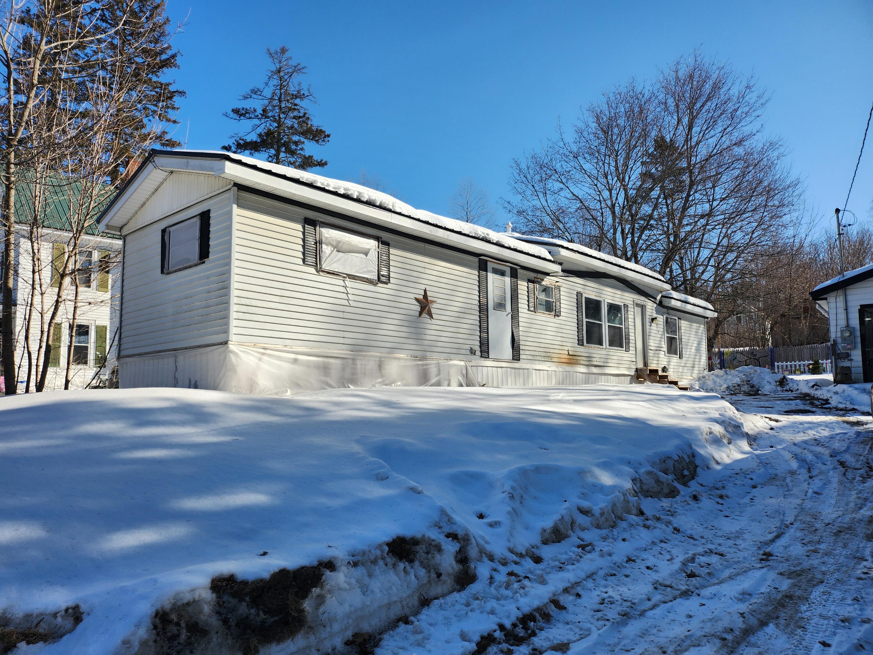 173 Church Dexter ME 04930