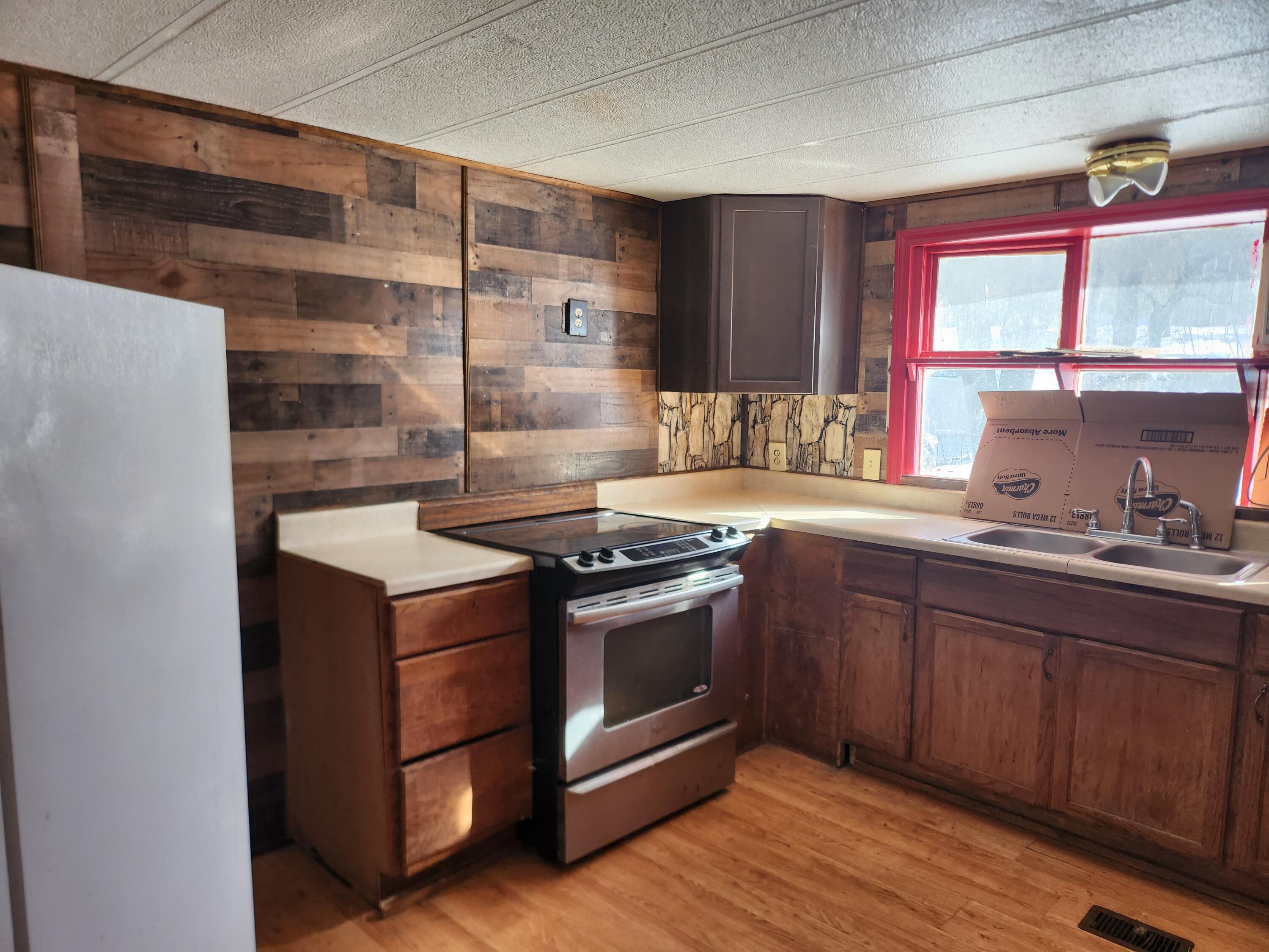 173 Church Dexter ME 04930