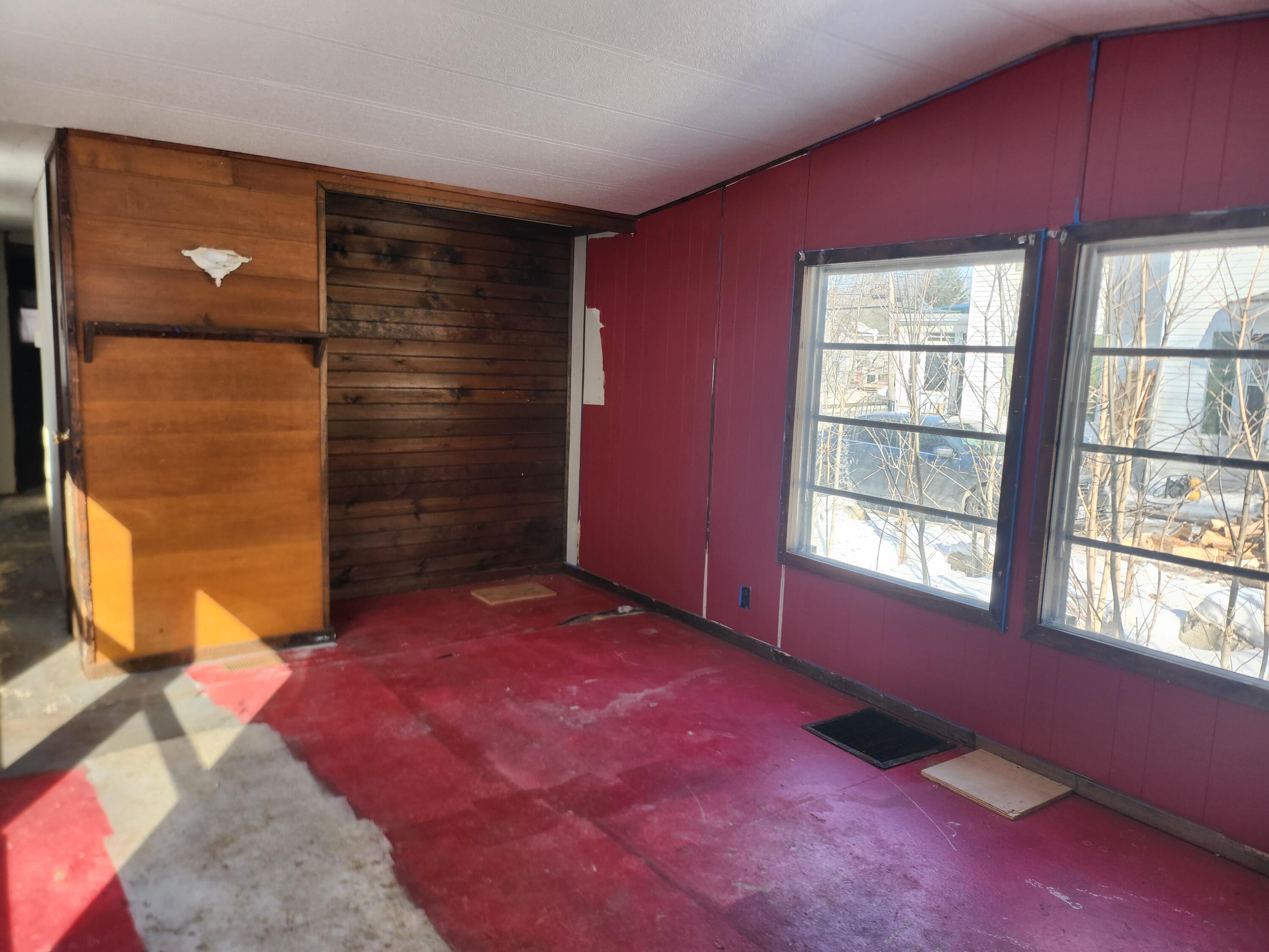 173 Church Dexter ME 04930