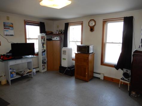 1042 Roosevelt Trail Windham ME 04062