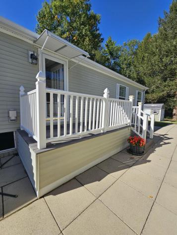 9 Commodore Drive Sanford ME 04073