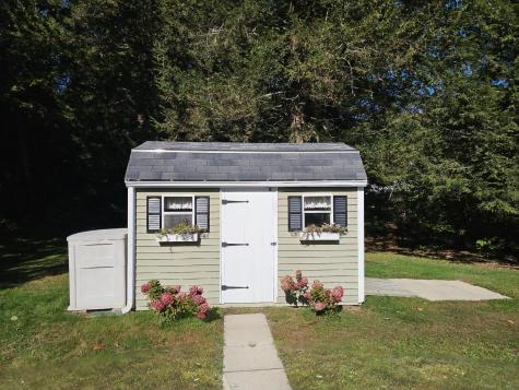 9 Commodore Drive Sanford ME 04073