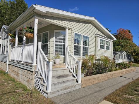 9 Commodore Drive Sanford ME 04073