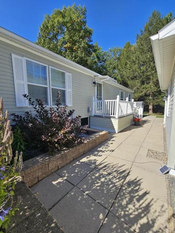 9 Commodore Drive Sanford ME 04073