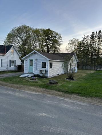 10 Vafiades Avenue Avenue Hermon ME 04401