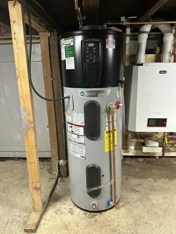 10 Vafiades Avenue Avenue Hermon ME 04401