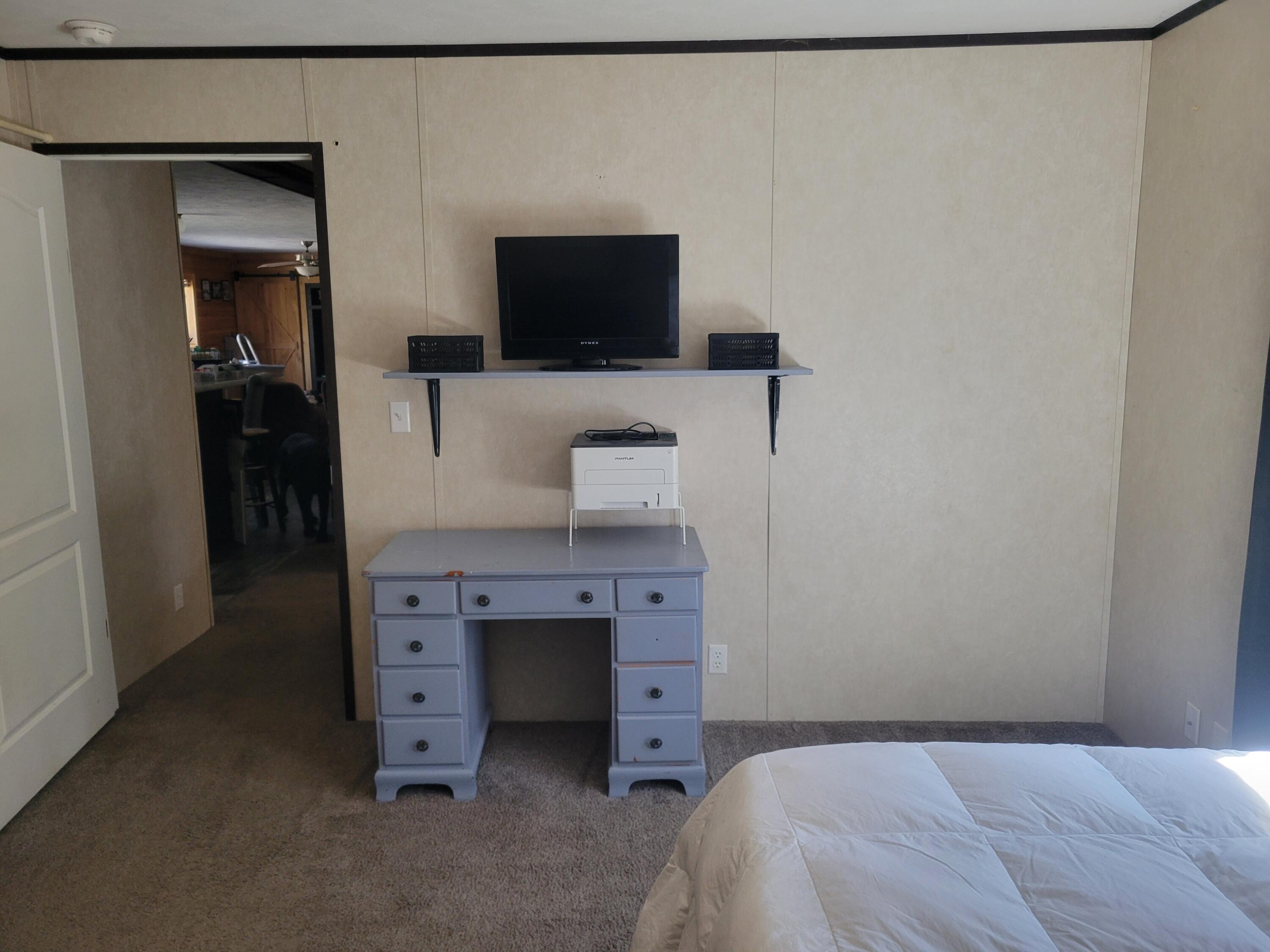 12 Breezy Lane China ME 04358