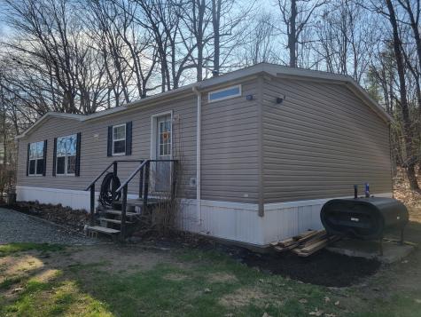 12 Breezy Lane China ME 04358