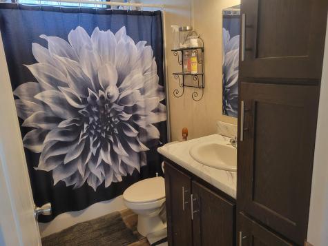 12 Breezy Lane China ME 04358