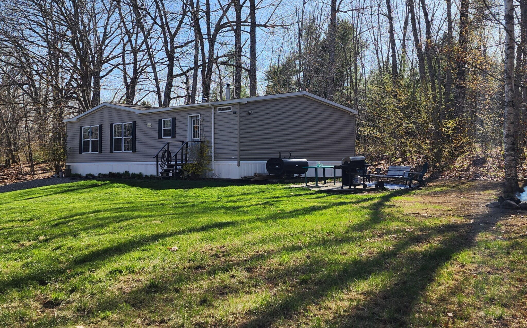 12 Breezy Lane China ME 04358