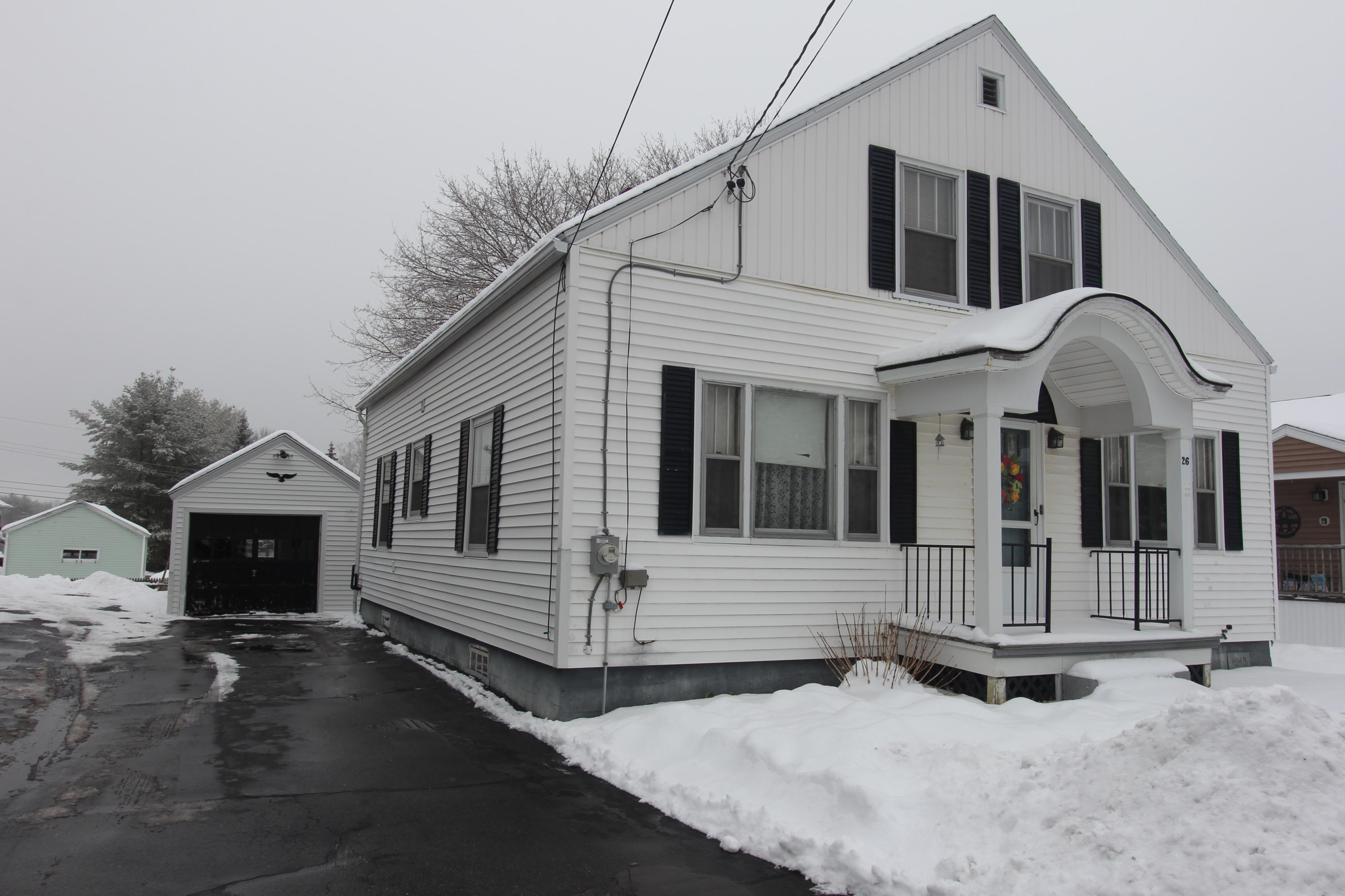 26 Louise Avenue Lewiston ME 04240