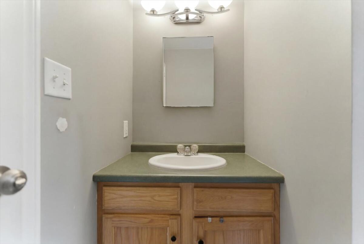 37 Palmer Road Pittston ME 04345