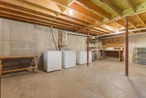 37 Palmer Road Pittston ME 04345