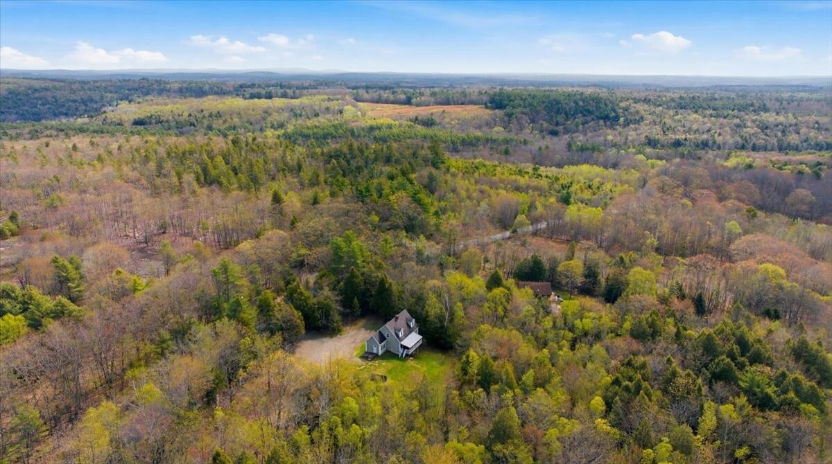 37 Palmer Road Pittston ME 04345