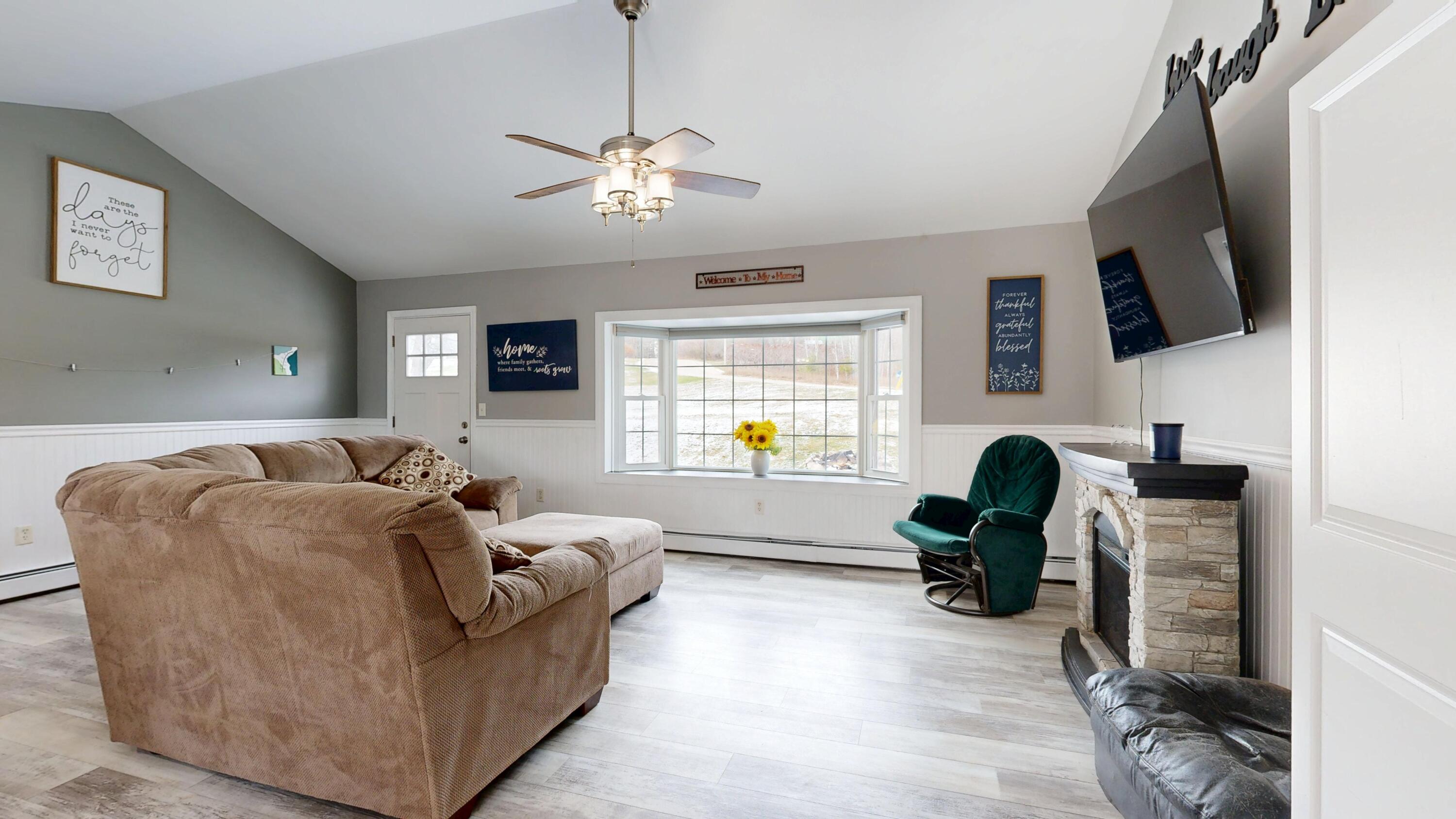 25 Fairview Drive Leeds ME 04263