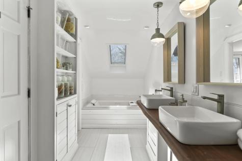 160 Flying Point Road Freeport ME 04032