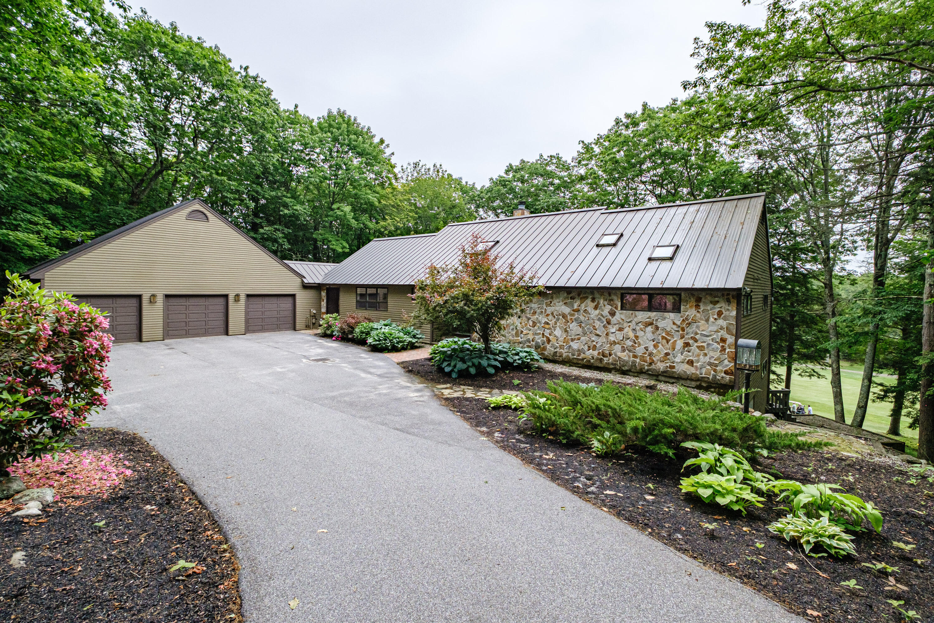 15 Inverness Road Falmouth ME 04105