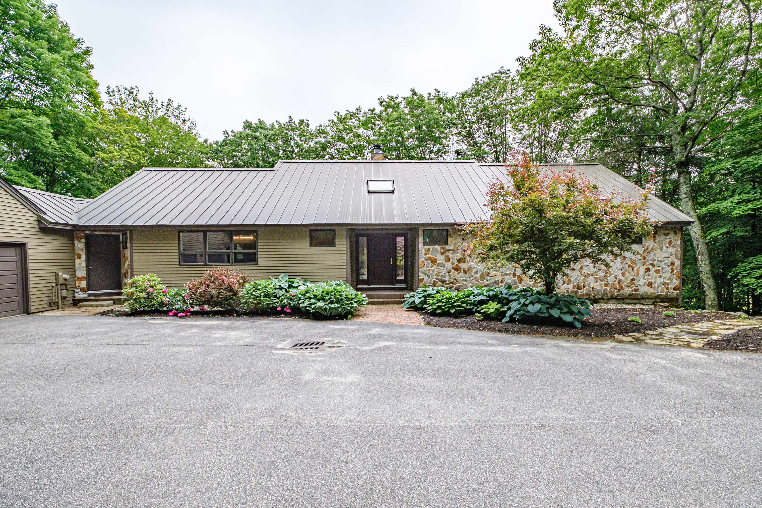 15 Inverness Road Falmouth ME 04105