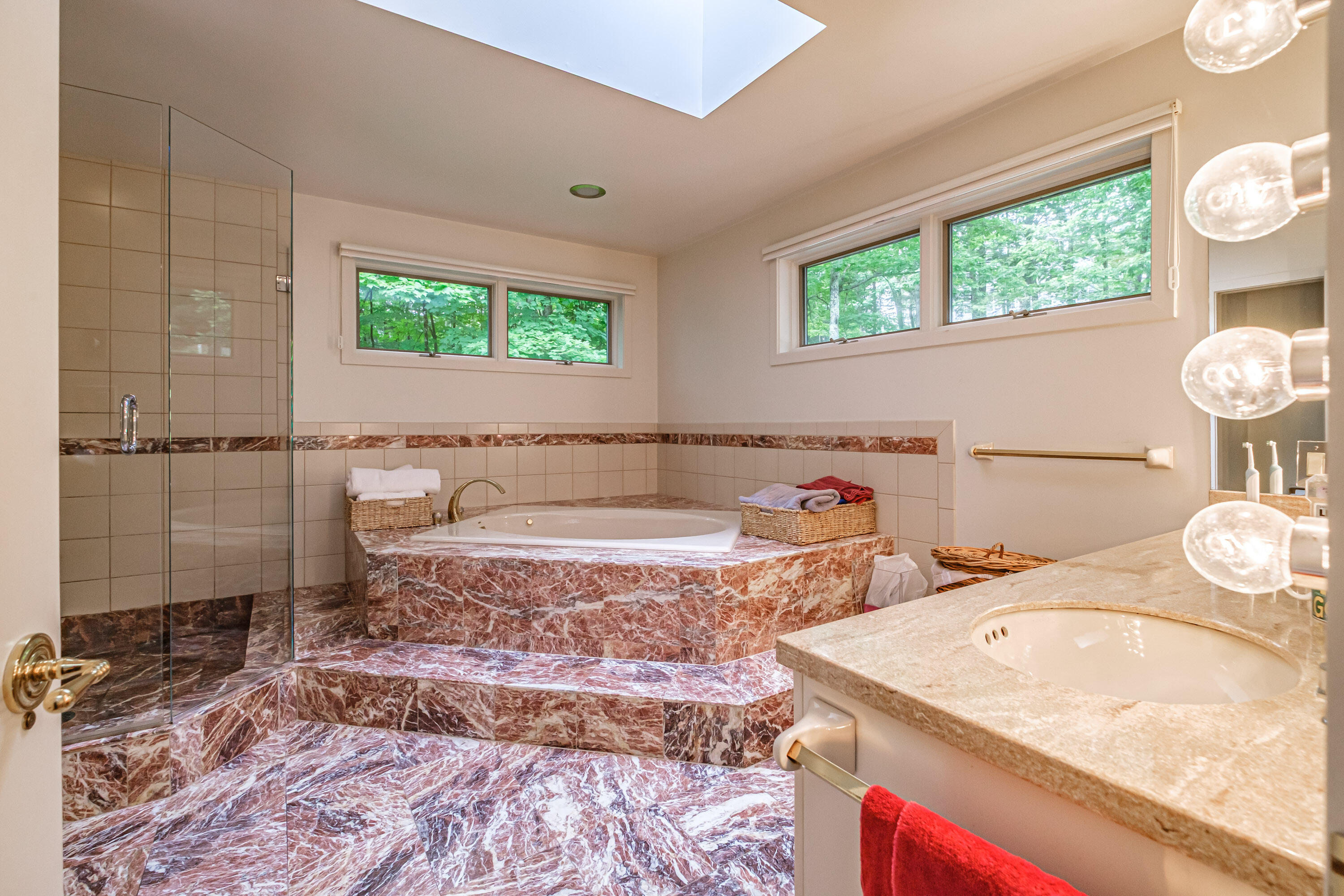 15 Inverness Road Falmouth ME 04105