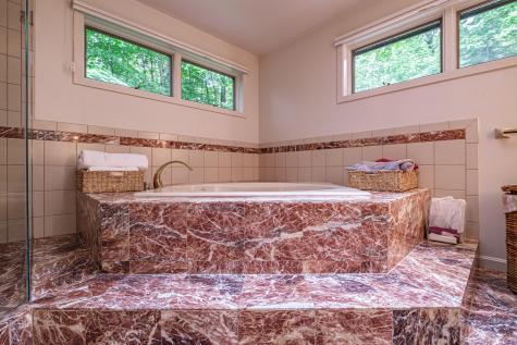 15 Inverness Road Falmouth ME 04105