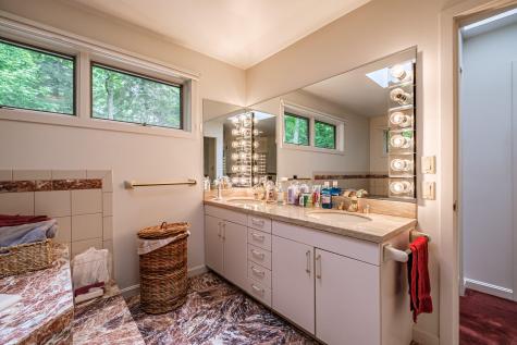 15 Inverness Road Falmouth ME 04105