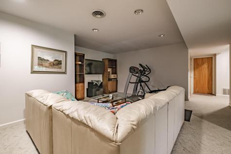 15 Inverness Road Falmouth ME 04105