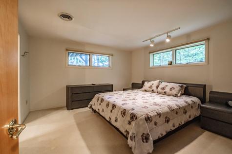 15 Inverness Road Falmouth ME 04105