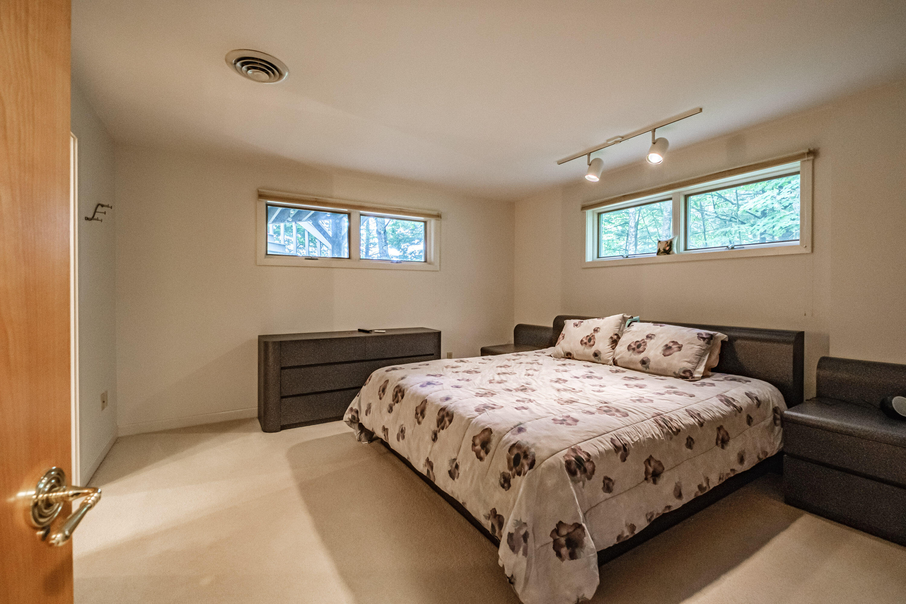 15 Inverness Road Falmouth ME 04105