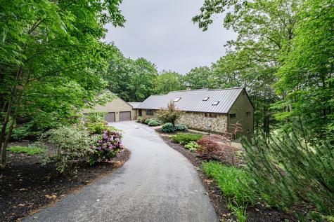 15 Inverness Road Falmouth ME 04105