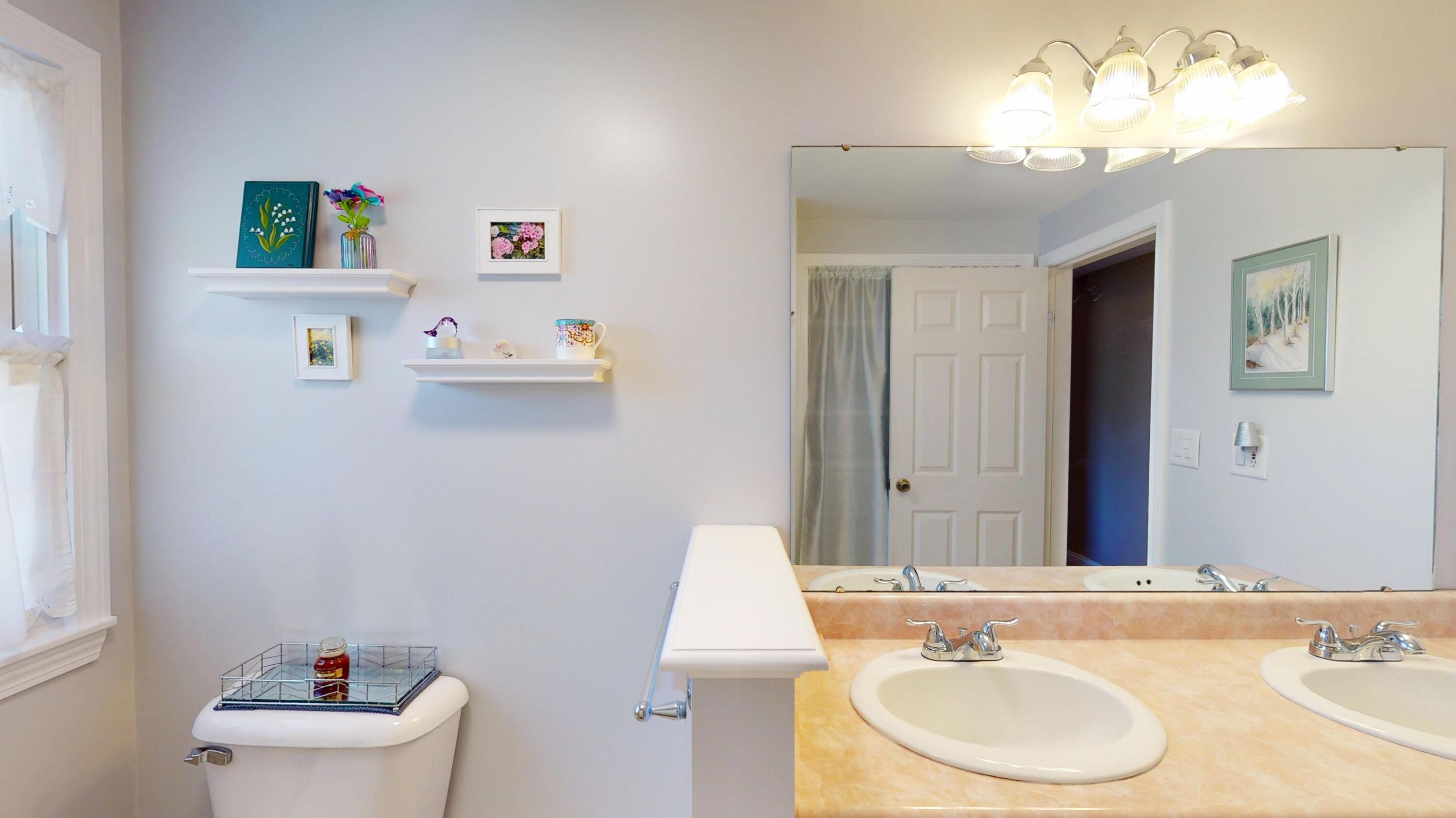 18 Sunset Drive Orono ME 04473