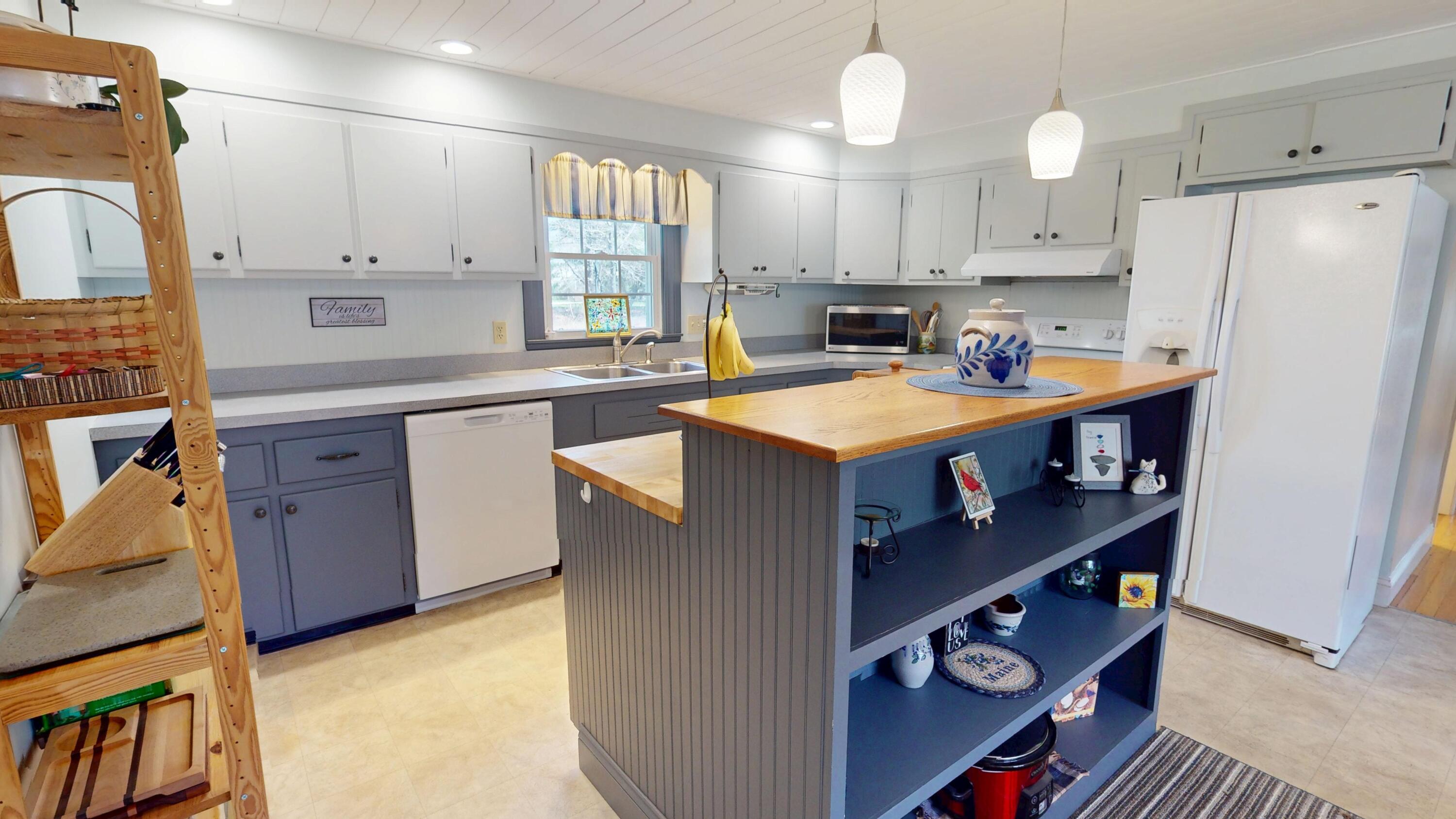 18 Sunset Drive Orono ME 04473