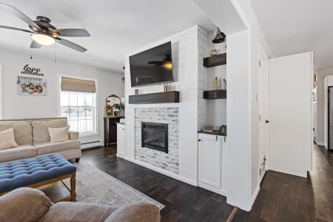 24 Rosart Lane West Gardiner ME 04345