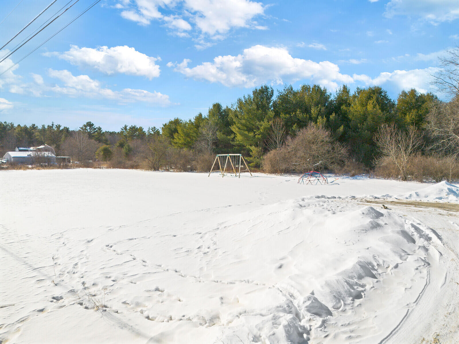 24 Rosart Lane West Gardiner ME 04345