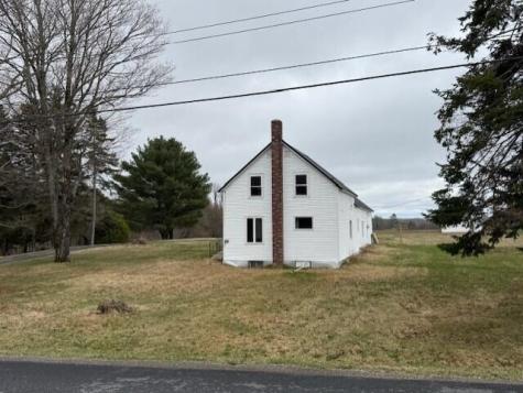 206 E Plantation Road Blaine ME 04734