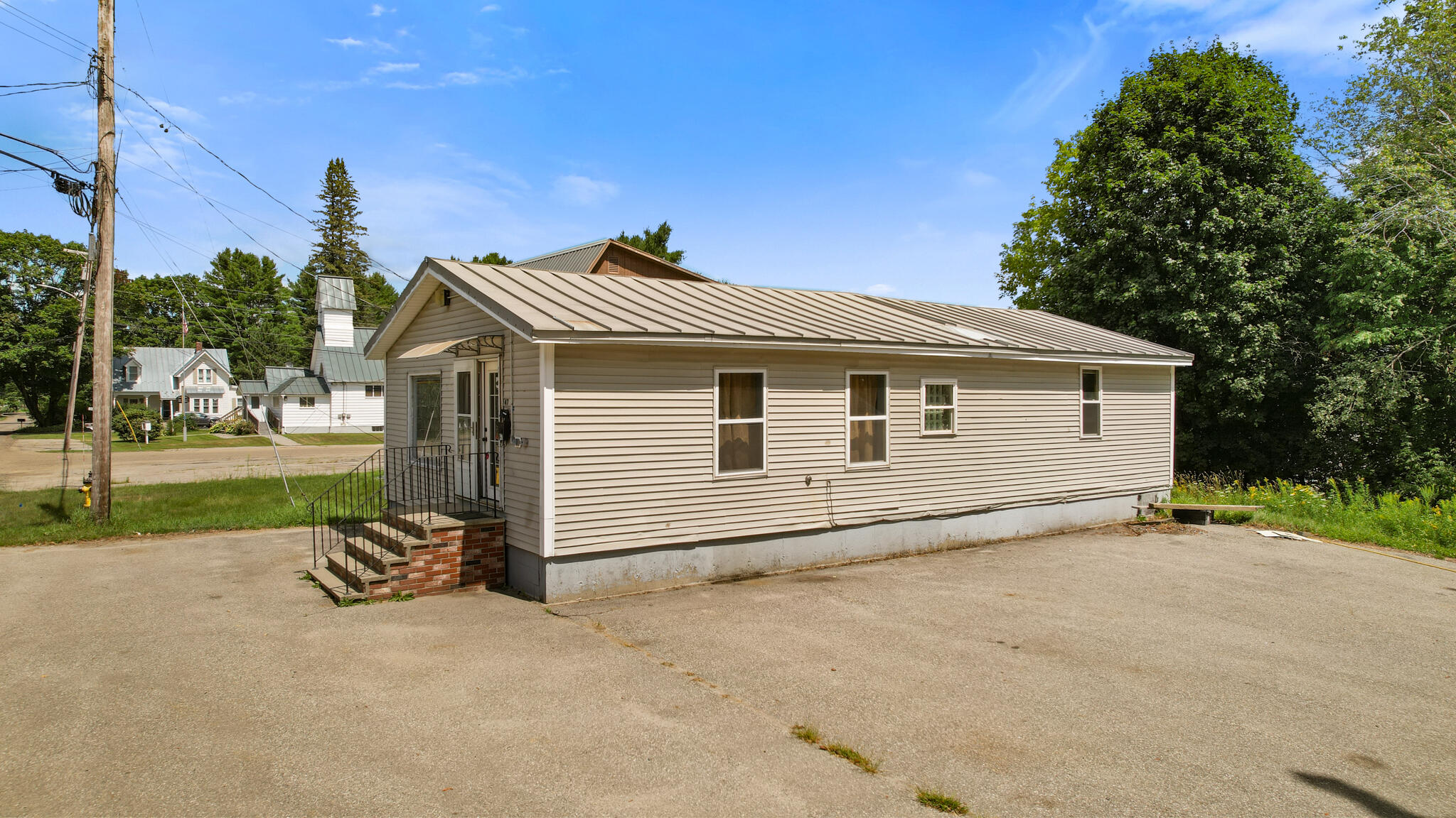 47 Bray Avenue Fairfield ME 04937