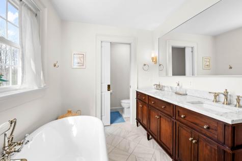 285 Pownal Road Freeport ME 04032