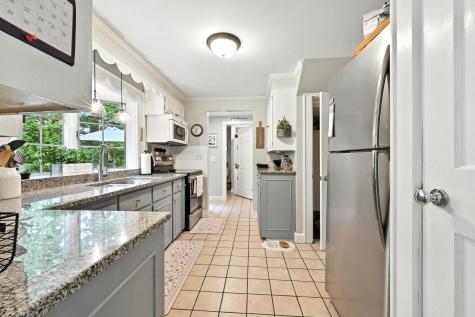 15 Brooklawn Avenue Augusta ME 04330