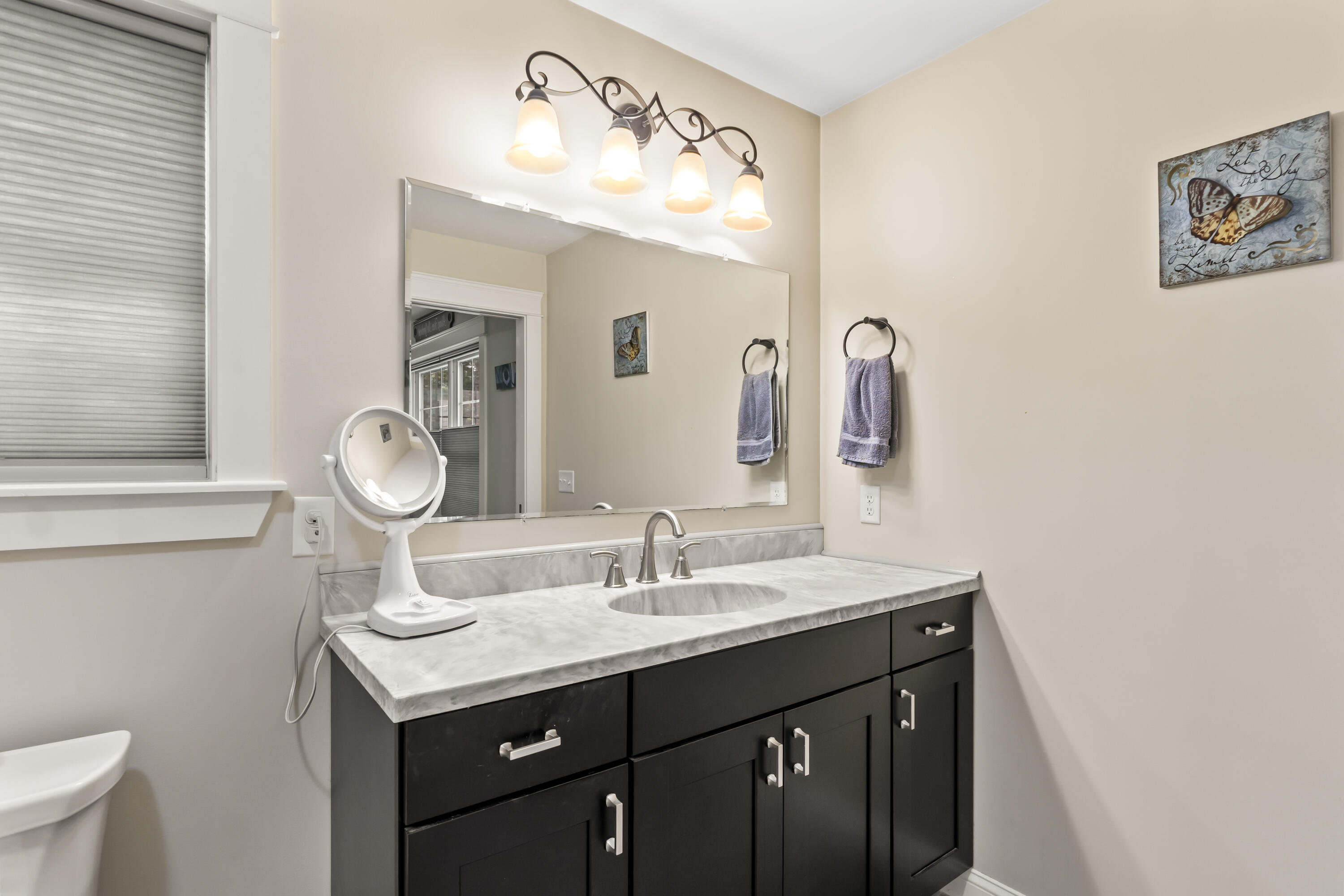 8 Macintosh Lane Lewiston ME 04240