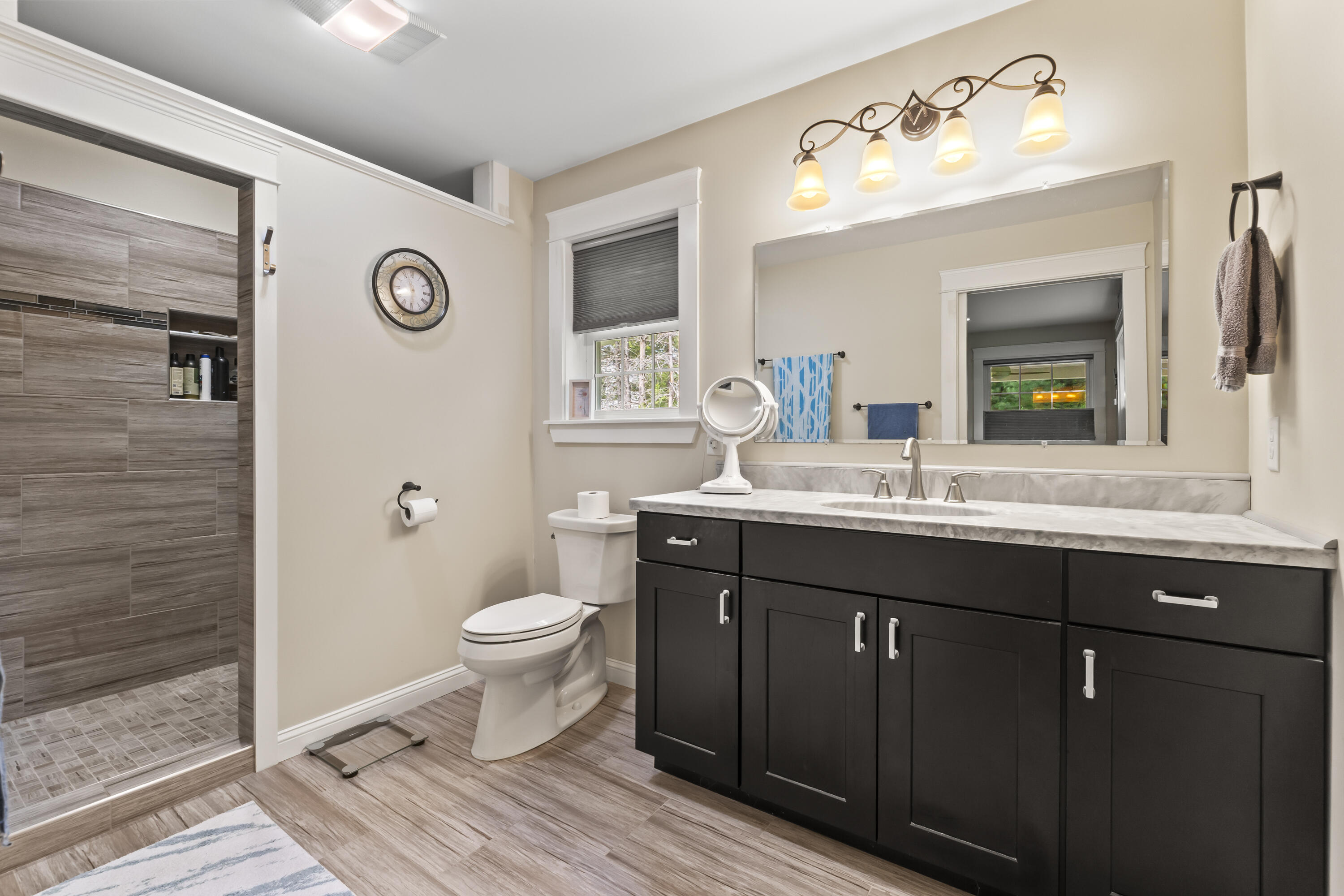 8 Macintosh Lane Lewiston ME 04240