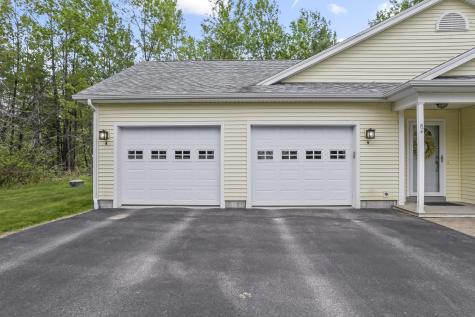 8 Macintosh Lane Lewiston ME 04240