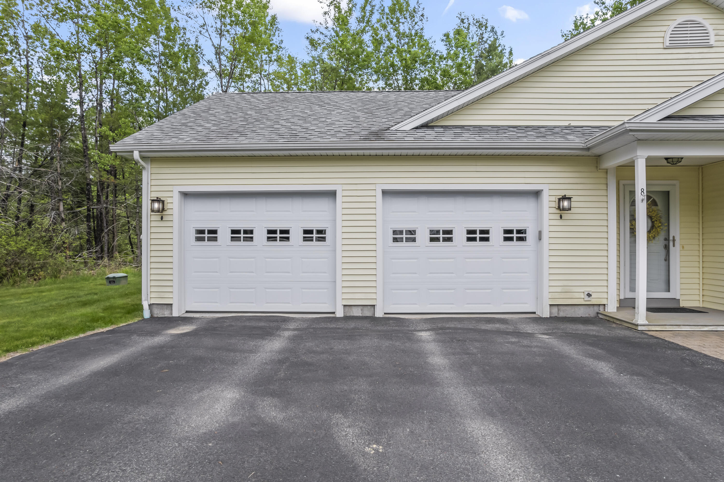 8 Macintosh Lane Lewiston ME 04240