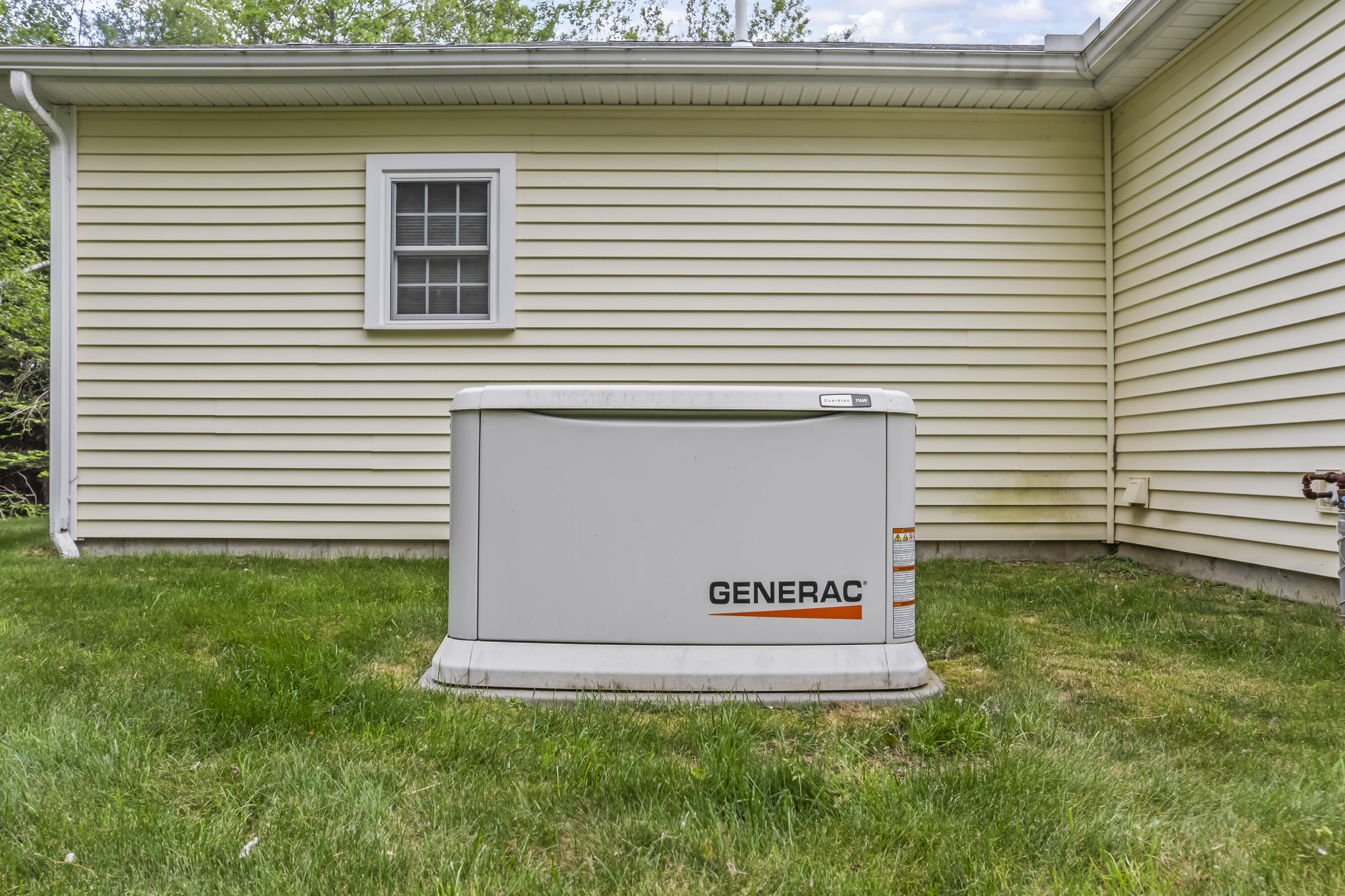 8 Macintosh Lane Lewiston ME 04240