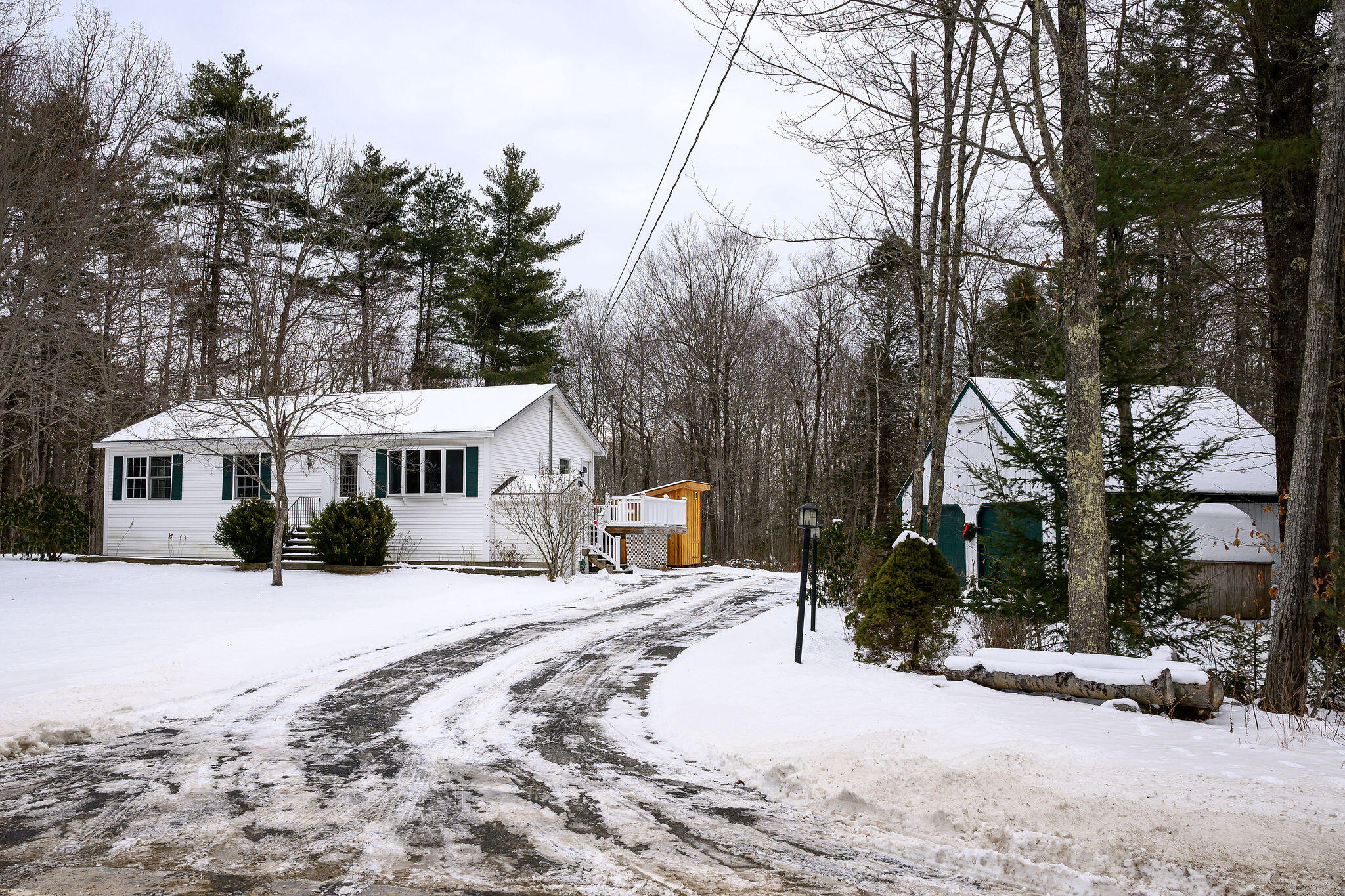 589 Post Road Bowdoinham ME 04008