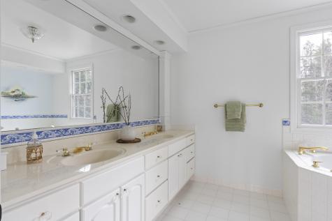 847 Middlesex Road Topsham ME 04086