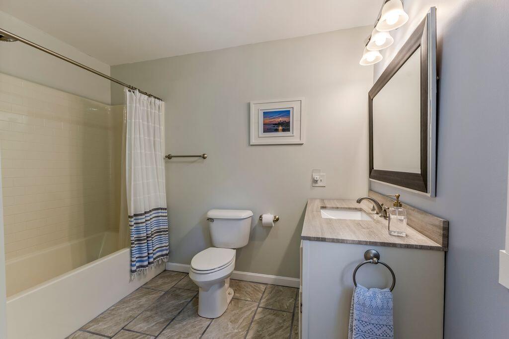 18 Laura Whitney Drive North Yarmouth ME 04097