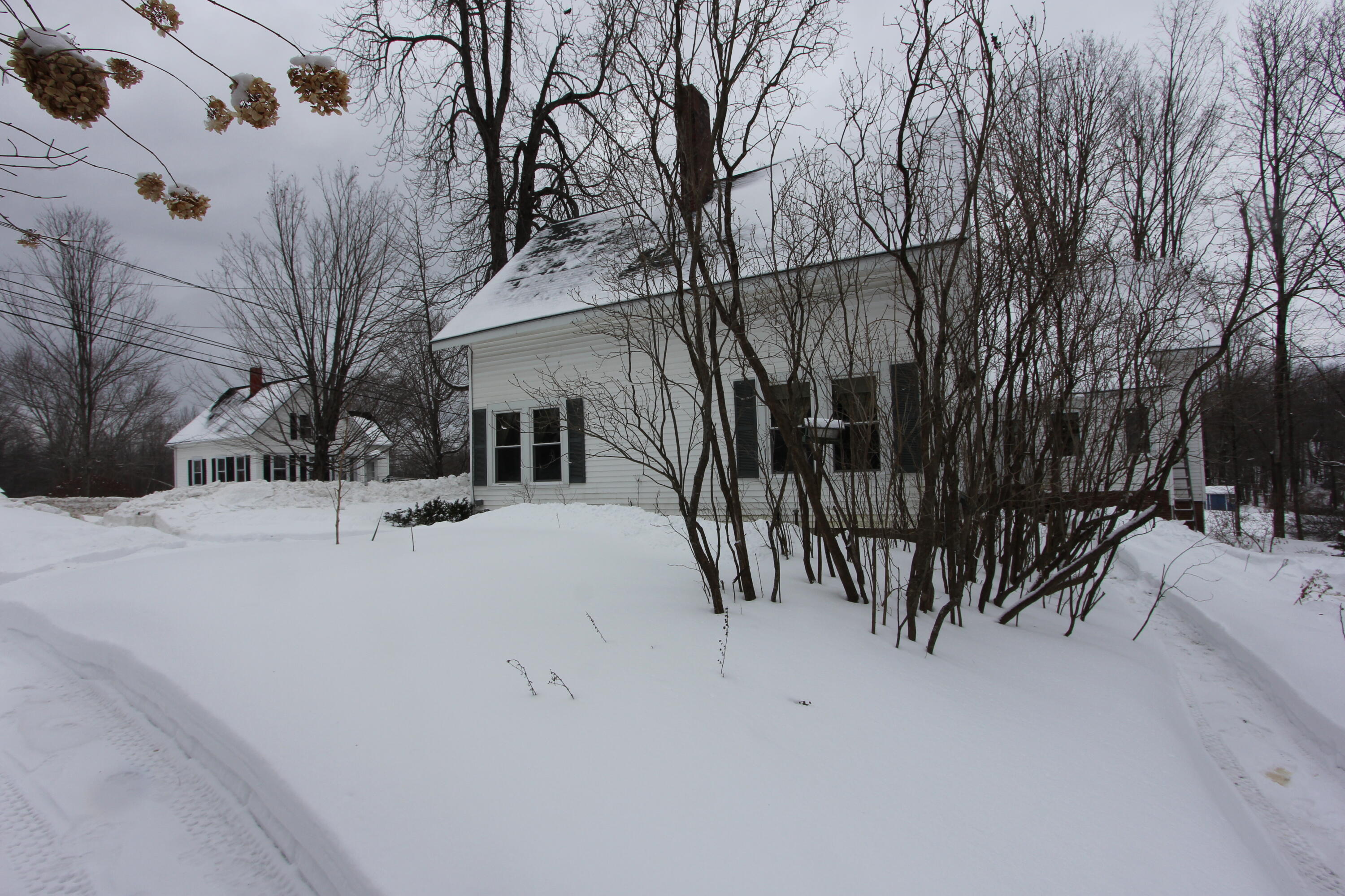 46 Maple Street Monmouth ME 04259