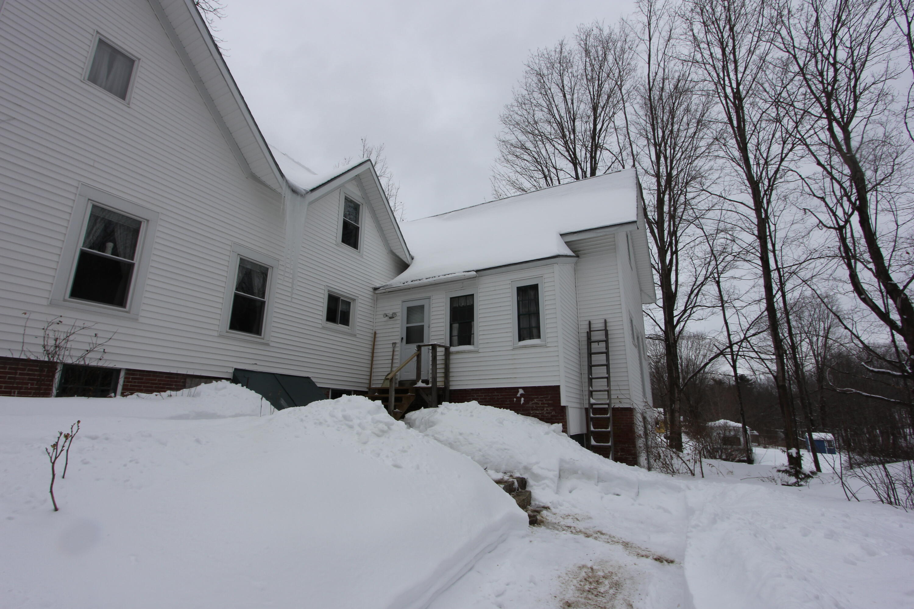 46 Maple Street Monmouth ME 04259
