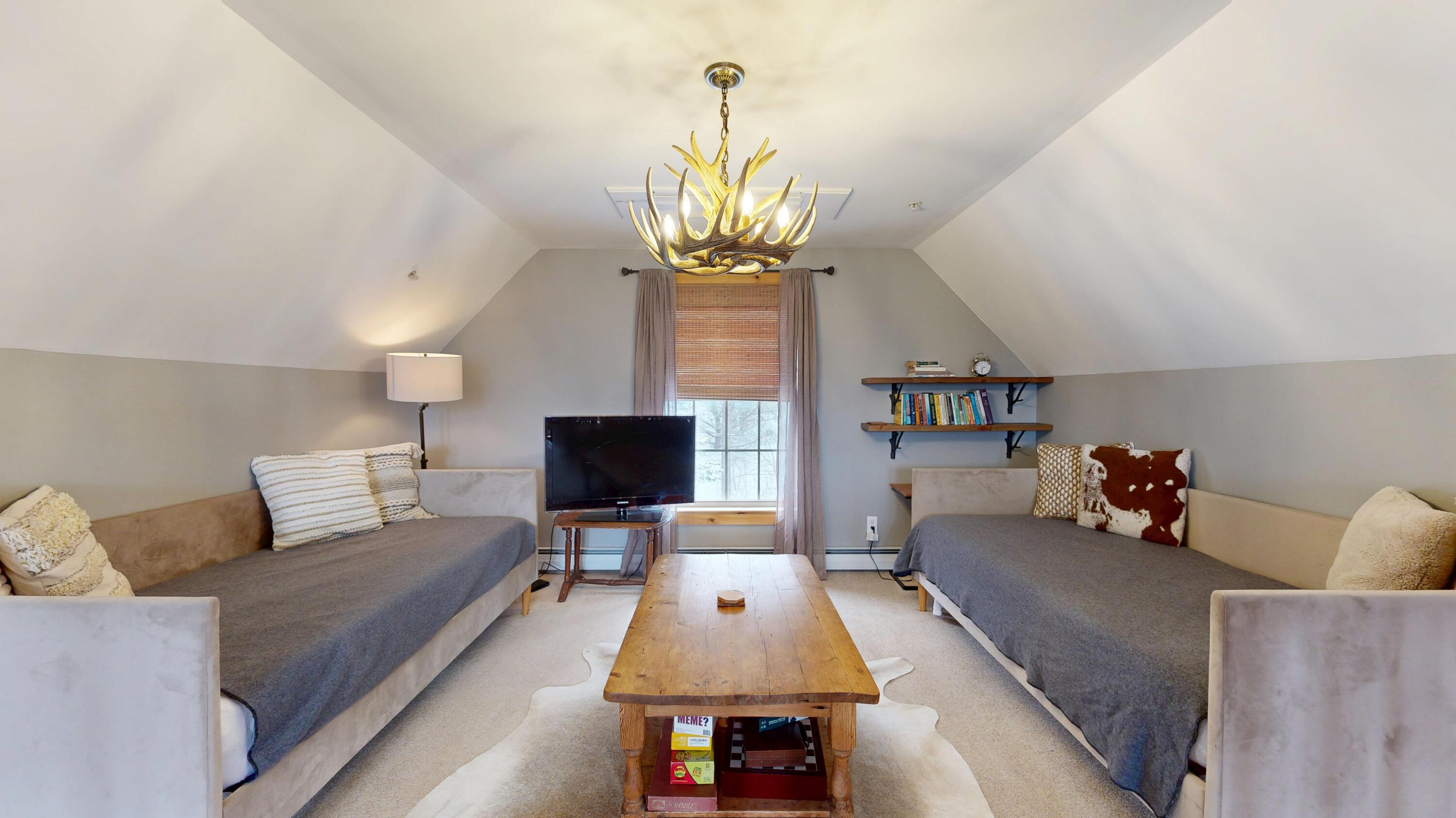 126 Glades View Avenue Newry ME 04261